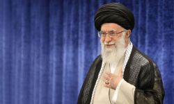 مكتب السيد الخامنئي يتوقع موعد عيد الفطر